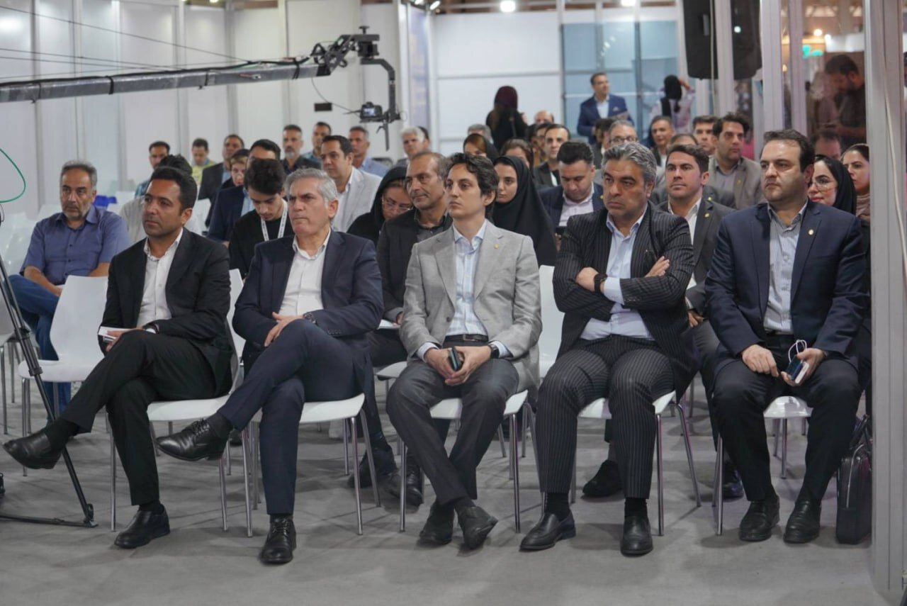 همه از خدمات بانک ملی استفاده میکنند، فقط کسی نمیداند!